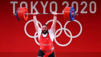 Тяжелоатлет Талахадзе завоевал золото ОИ в Токио в весе свыше 109 кг с мировым рекордом