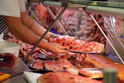 Введение налога на мясо не исключили в России
