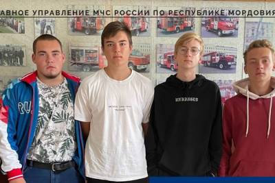 Ночь, горящий дом и спящие хозяева: в Мордовии подростки проявили героизм во время пожара – Учительская газета