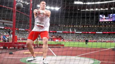 Польский спортсмен Войцех Новицкий стал олимпийским чемпионом в метании молота