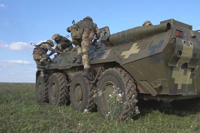 Украинские десантники провели учения на границе с Крымом