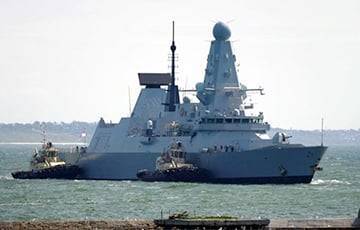Guardian рассказала, кто мог потерять на остановке секретные документы о британском эсминце