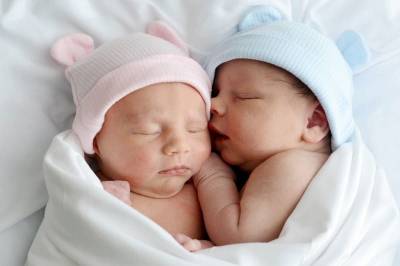 В июле в Смоленске родилось 5 двоен