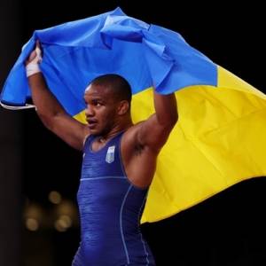 Украинский борец Жан Беленюк завоевал золотую медаль в Токио