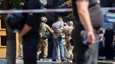 «Ситуация нестандартная, потому что это был участник АТО»: что известно о захвате заложников в здании кабмина Украины