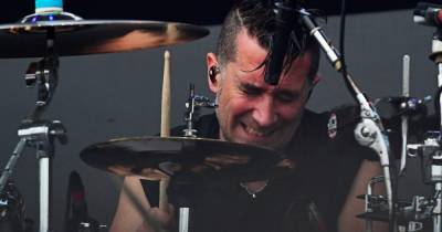 Барабанщик The Offspring пожаловался, что его выгнали из группы: отказался вакцинироваться