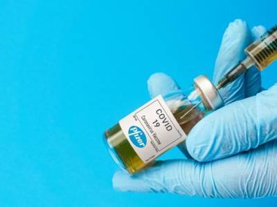 В США могут окончательно одобрить вакцину Pfizer в начале сентября