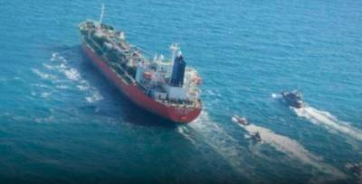 У берегов ОАЭ у 6 танкеров одновременно отказала навигационная автоматика