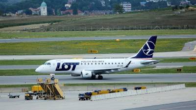 Самолет с Тимановской на борту приземлился в аэропорту Варшавы