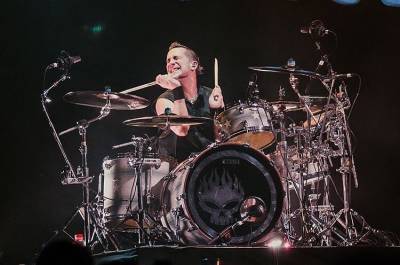 Барабанщика The Offspring уволили из группы за отказ от прививки