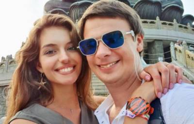 Молодая жена Комарова из "Мир наизнанку" поделилась с украинцами радостной новостью: "Вы уже знаете..."