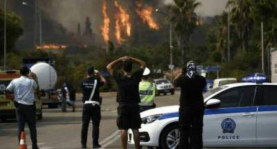 Пожары в Греции: уничтожены сотни зданий, десятки деревень эвакуируют