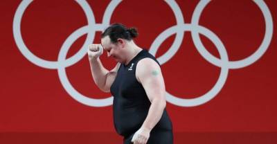 Штангистка-трансгендер Лорел Хаббард закончила карьеру после провала на Олимпиаде