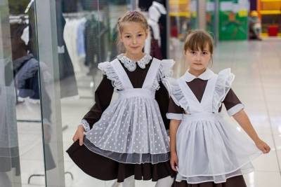 Коллекция сертифицированной российской школьной формы поступила в магазин «Маленький мир»
