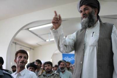 Под давлением США Кабул освободил несколько тысяч пленных талибов