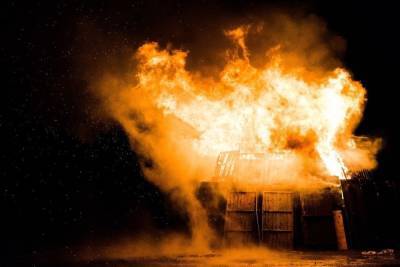 Дачный домик сгорел на территории СНТ «Спутник» в Новосибирске