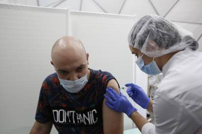 28 тысяч петербуржцев вакцинировали от коронавируса за сутки