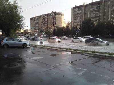 Затопленные улицы и пожар в отеле из-за молнии: последствия непогоды в Челябинской области