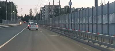 Колея образовалась на Гоголевском мосту в Петрозаводске – водители бьют тревогу (ФОТО)