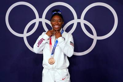 Олимпийская чемпионка объяснила победы «обладающей мужской силой» Байлз