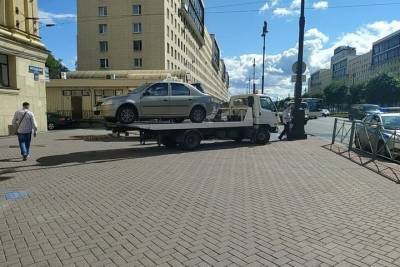 Комтранс опубликовал новый график патрулирования парковок Петербурга