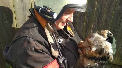 В Мостовском районе спасатели достали собаку из 10-метрового колодца