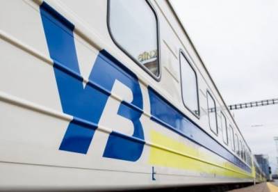 УЗ запустила дополнительный поезд до Херсона и добавляет вагоны на ряд рейсов