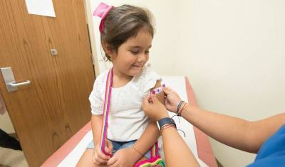 Как проходит вакцинация детей от коронавируса в России