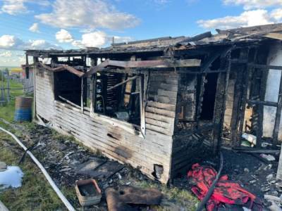 В ижемском поселке на пожаре погибли два человека