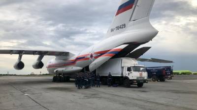 Новосибирские спасатели вылетели на помощь амурским коллегам