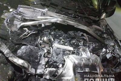 В Ровно неизвестные подожгли Audi депутата