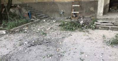 Боевики обстреляли жилые дома Красногоровки: среди местных есть раненые