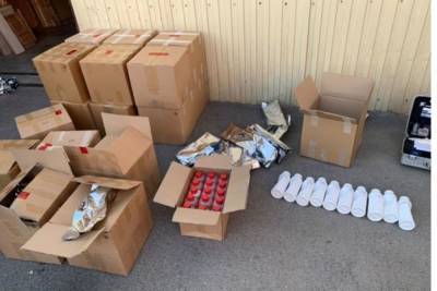 Нелегальный склад жидкостей для вейпов накрыли в Приморском районе