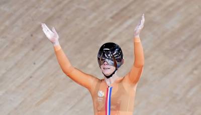 Голландка Браспеннинкс — олимпийская чемпионка по велотреку в кейрине