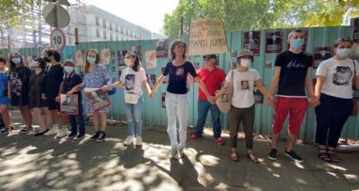 В Тбилиси протестуют против выноса экспонатов из Музея искусств