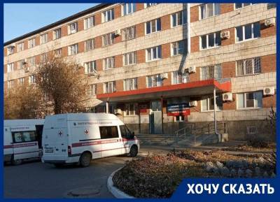 «Человека, пережившего Сталинград, просто выгнали»: из ковидного госпиталя выписали пенсионерку с 50% поражением легких
