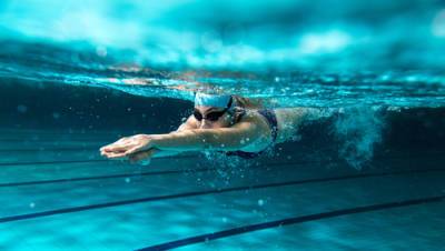 Ортопед: неправильное плавание вредит здоровью