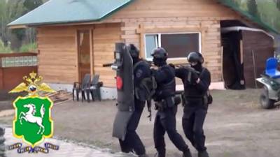 Видео из Сети. Оперативная съемка ареста вора в законе Николая Кузьмичева
