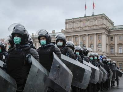 В Петербурге участник митинга, ударивший сотрудника ГИБДД, получил 4,5 года колонии