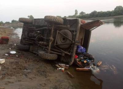 В Тюмени судят водителя, перевернувшего пьяным УАЗ с обрыва реки. Тогда погибла женщина