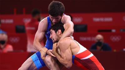 Артур Найфонов завоевал бронзу Олимпиады в вольной борьбе