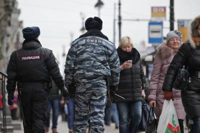Напавший на полицейских участник митинга в Петербурге получил реальный срок