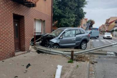 В Польше пьяный украинец влетел на авто в дом, где в это время спала семья