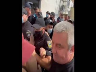 Столкновения в Бурынской ОТГ между местными жителями, полицией и "титушками"