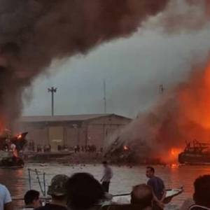 В иранском порту сгорели сразу пять торговых судов