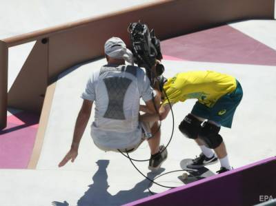 Опасная профессия. На Олимпиаде австралийский скейтер во время заезда сбил оператора