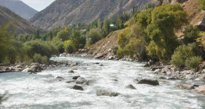 В Таджикистане разбился вертолет, летевший для спасения туристов из России