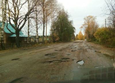 В Сыктывдинском районе до ноября отремонтируют десять участков дороги между Зеленцом и Парчегом