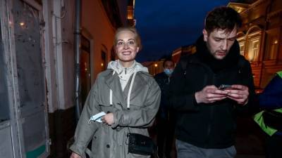 “Никаких стёкол и решёток”: Навальная о первом длительном свидании с мужем