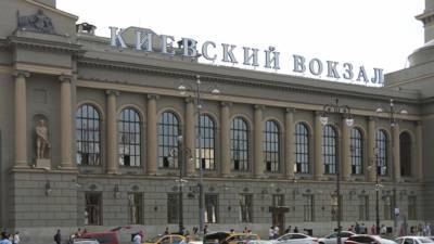Пассажиров эвакуировали к Киевского вокзала из-за задымления